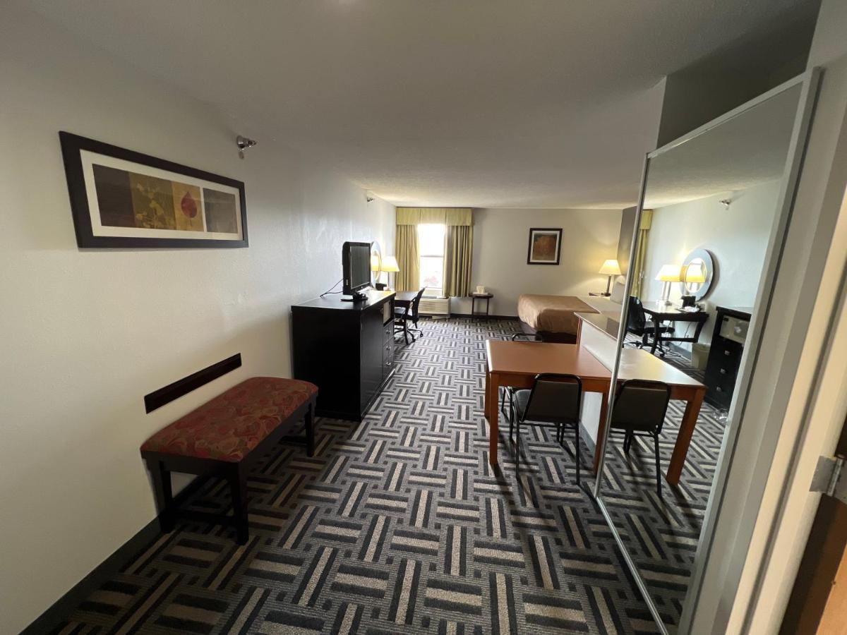 Quality Inn & Suites Rosemount Экстерьер фото