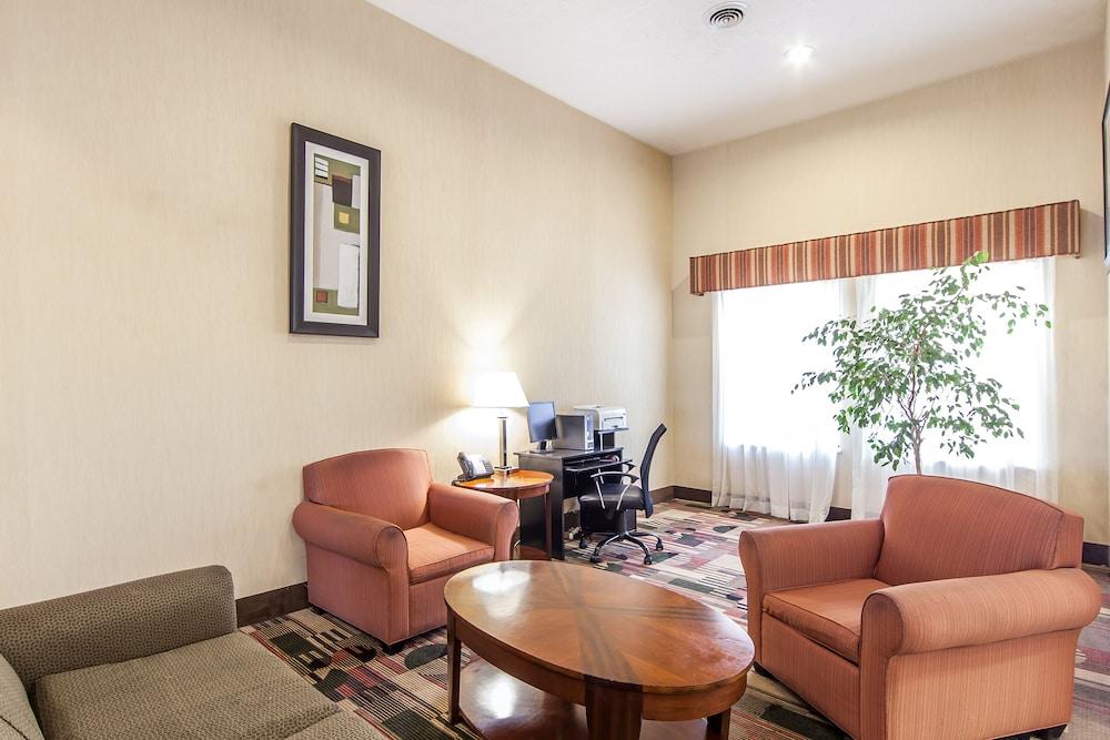 Quality Inn & Suites Rosemount Экстерьер фото